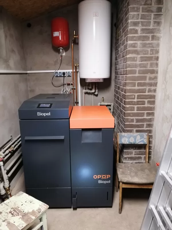 Opop Biopel 15 kw ar dieviem apkures lokiem un karstā ūdens sildītāju